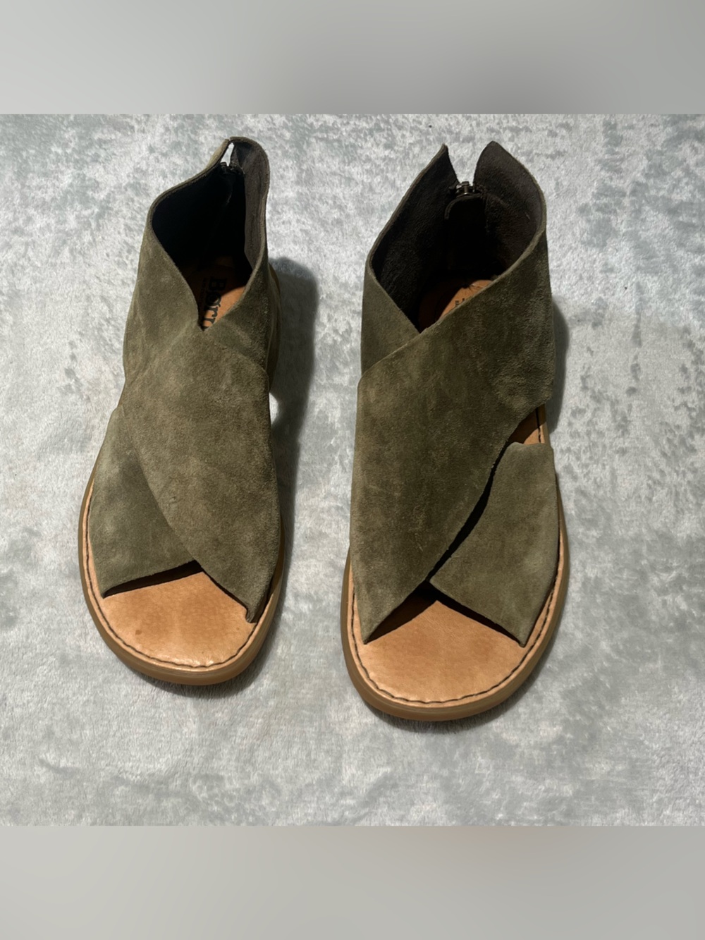 Born Olive Suede Crossover, Iwa gladiator sandals
